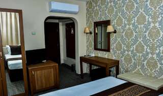 Отель Bononia Hotel Видин Двухместный номер с 1 кроватью или 2 отдельными кроватями-4