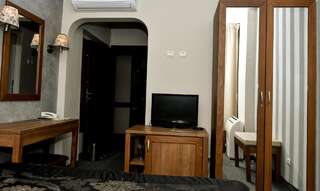 Отель Bononia Hotel Видин Двухместный номер с 1 кроватью или 2 отдельными кроватями-5