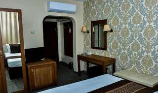 Отель Bononia Hotel Видин Двухместный номер с 1 кроватью или 2 отдельными кроватями-11